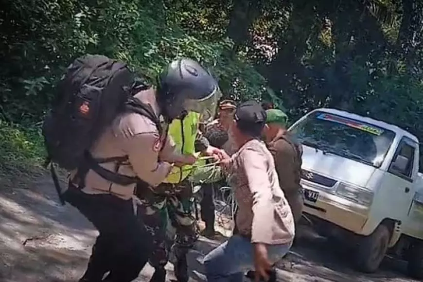 Perjuangan TNI&#45;Polri Mengirim Logistik Pemilu ke Daerah Terpencil di Tasikmalaya