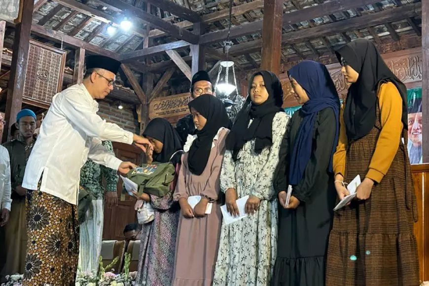 Senyum Yatim Piatu Merekah saat Harlah ke&#45;3 Rumah Sedekah NU