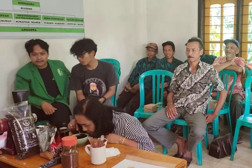 Meningkatkan Kualitas Kopi Dampit di Desa Amadanom Melalui Workshop Coffee