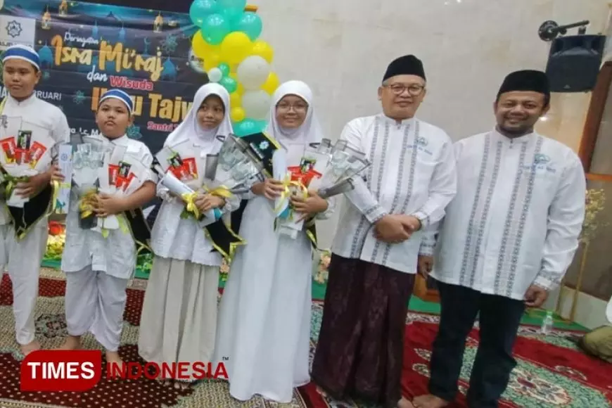 Peringatan Isra Mi'raj, TPQ Al&#45;Haq Gelar Wisuda Ilmu Tajwid 