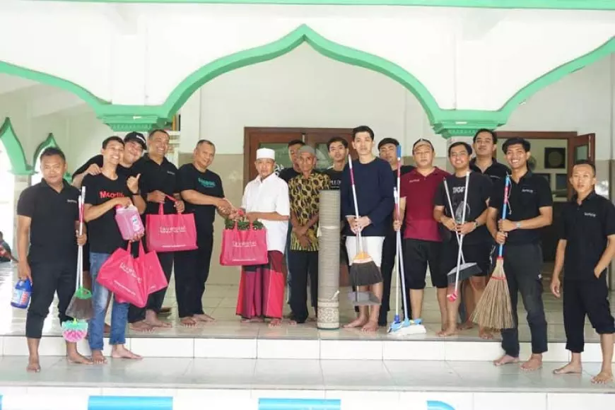 HUT ke 5, Favehotel Bakti Sosial di Masjid Al&#45;Huda Pucang Sidoarjo