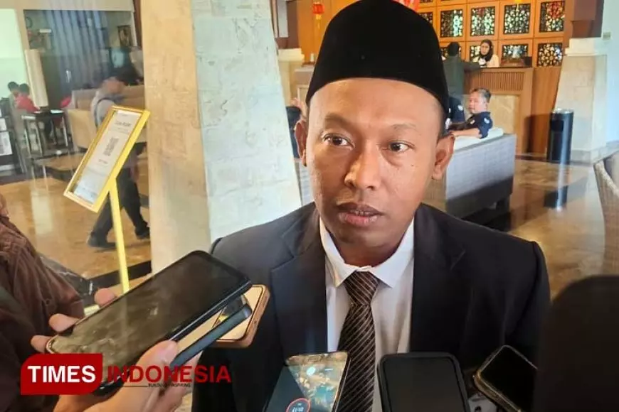 Meninggal Usai Kerja di Pabrik Triplek, KPU Bondowoso Beri Santunan Anggota KPPS