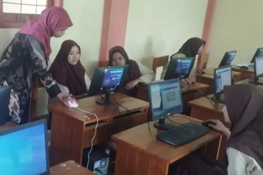 Workshop Pembuatan Blog di SMK An&#45;Nur Al Munir: Inspirasi bagi Guru dan Siswa