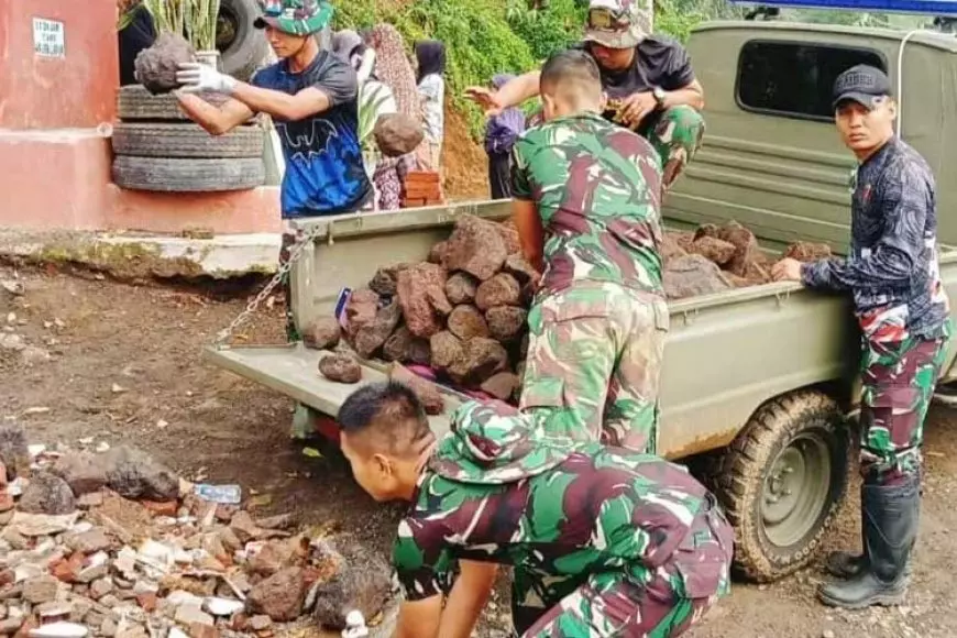 Tingkatkan Keamanan Lingkungan, Satgas TMMD Kodim 0617 Majalengka Bangun Pos Kamling