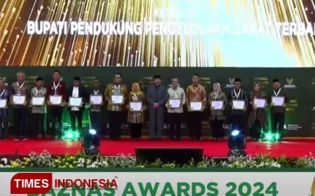 Pj Bupati Jombang Terima Anugerah Baznas Award Tahun 2024