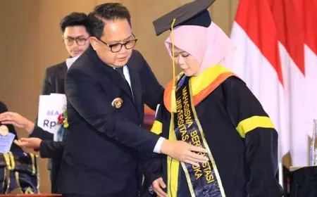 Wisuda UT Malang, Pj Gubernur Jatim Ajak Wisudawan Mengabdi untuk Kemajuan Bangsa