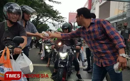 Matos Bagikan 3 Ribu Takjil Gratis, 20 Menit Ludes