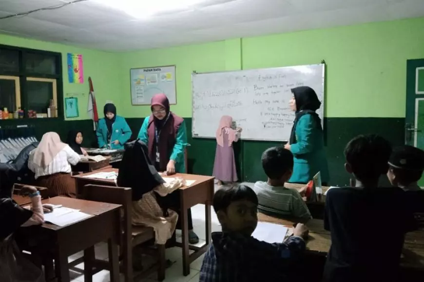 Program Bimbel Mahasiswa KSM&#45;T Unisma Malang Sebagai Peningkatan Pelafalan Berbahasa Inggris