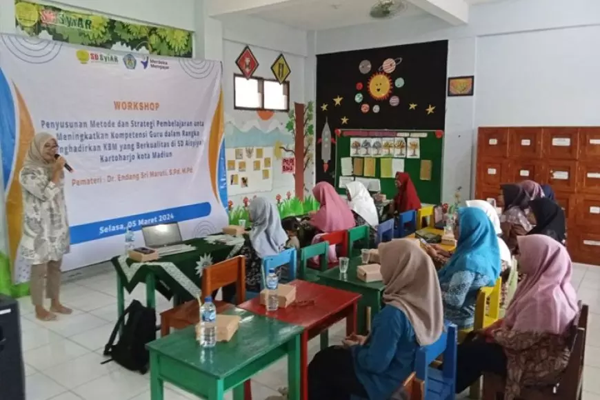 Dosen dan Mahasiswa PGSD UNIPMA Isi Workshop Penyusunan Metode dan Strategi Pembelajaran di SD Aisyiyah Kota Madiun