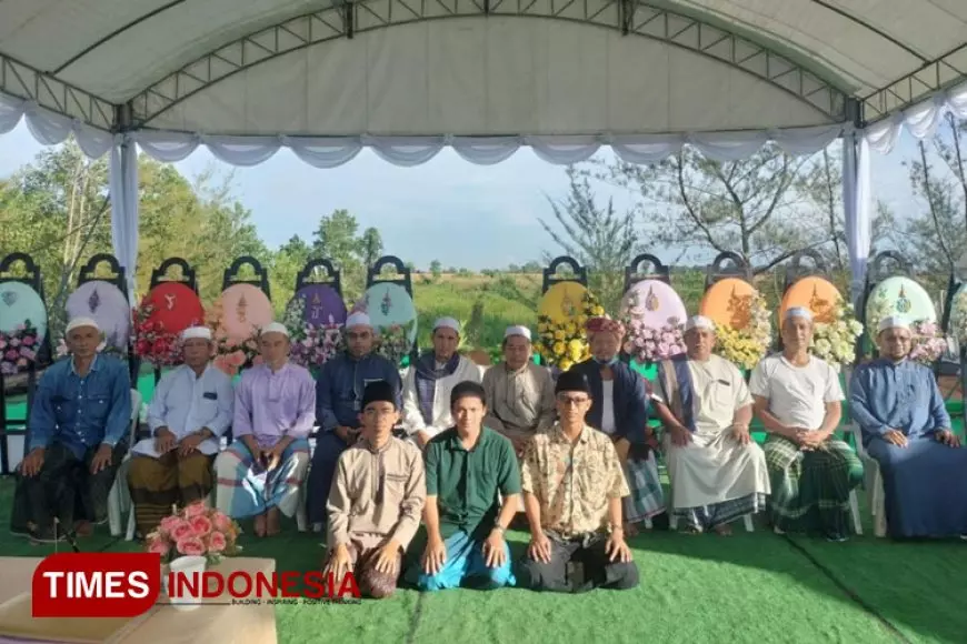 Mahasiswa Unisma Malang Berziarah ke Makam Syeikhul Islam di Thailand