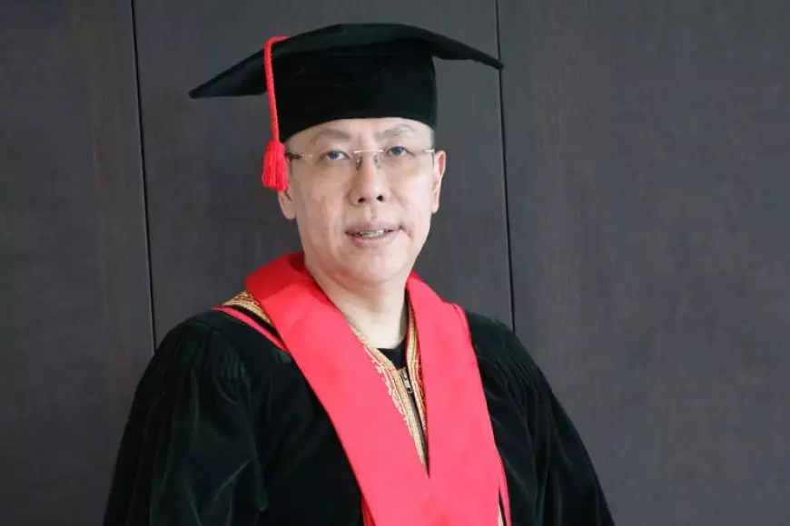 Gelar Profesor Kehormatan (Prof HC)  Unissula Semarang untuk Dr Henry Indraguna: Dorong Sistem Pendidikan Moral Antikorupsi!
