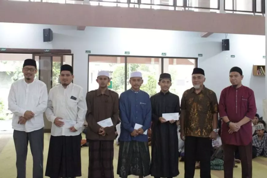 Bersama DKMM Widyagama Malang, Universitas Widyagama Bagi&#45;bagi Kebaikan di Bulan Suci Ramadan