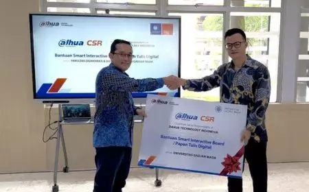 Dukung Pendidikan Berkualitas di Indonesia, Dahua Serahkan Interactive Board ke FEB UGM