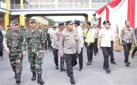 Pj Gubernur Jatim Tinjau Kesiapan Mudik di Terminal Purabaya Bersama Kapolri, Panglima TNI dan Menhub