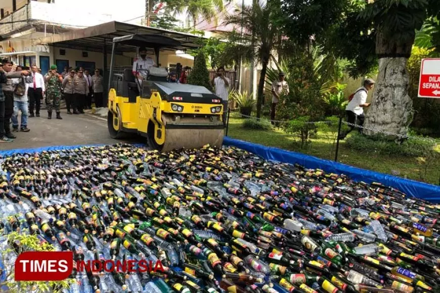 Operasi Pekat Ramadan di Kabupaten Malang, Polisi Musnahkan Ribuan Botol Miras