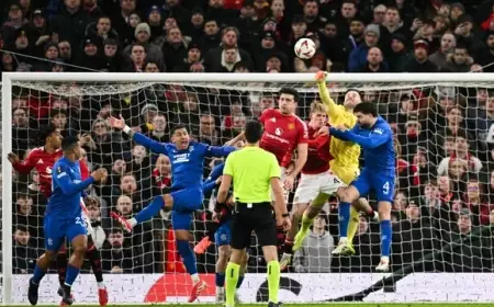 Manchester United Bangkit, Tundukkan Rangers 2-1 di Old Trafford