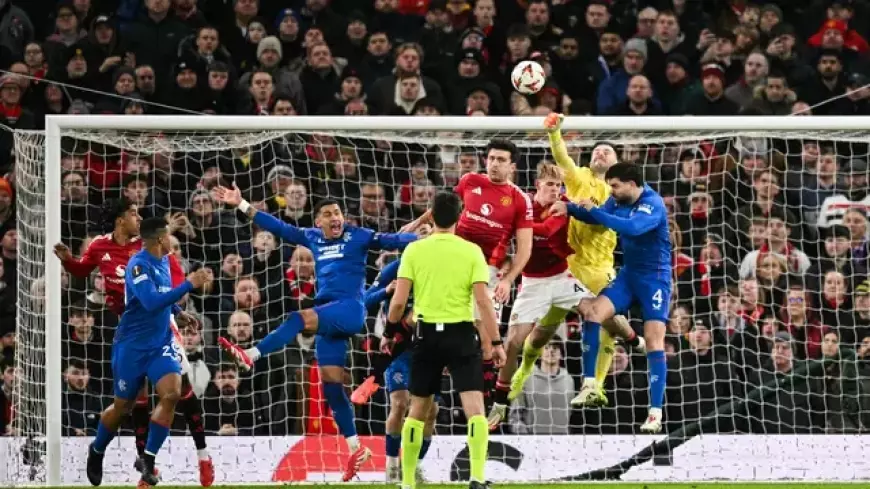 Manchester United Bangkit, Tundukkan Rangers 2-1 di Old Trafford