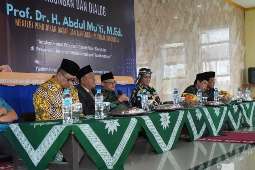 Mendikdasmen dan Komisi X DPR RI Kunjungi Sekolah, Tekankan Pentingnya Pendidikan Karakter