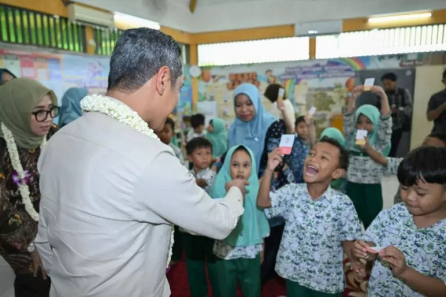 Wamen Dikdasmen Dorong Pembelajaran Coding dan Matematika Sejak Usia Dini