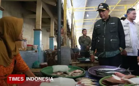 Bupati Probolinggo Tinjau Pasar Semampir, Cek Harga hingga Tegaskan Penataan Pasar
