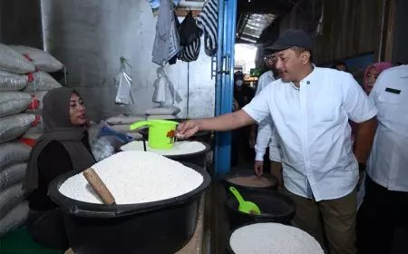 Bupati Rober Pastikan Harga Bahan Pokok di Karanganyar Stabil Jelang Lebaran