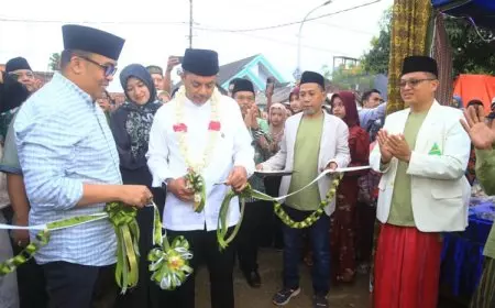 Bupati Probolinggo Resmikan Kampung Ramadan di Bantaran