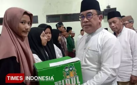 Kemenag Kabupaten Malang Berikan Santunan 2.500 Yatim-Fakir Miskin dari Zakat Profesi