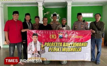 Polresta Banyuwangi Berbagi Al-Quran dan Sajadah untuk Musholla