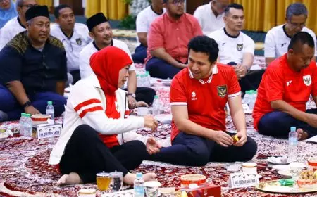 Gubernur Khofifah Bersama Pemred Media Kompak Nobar, Perkuat Sinergi Pers