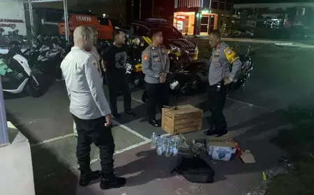 Polres Ternate Amankan Miras yang Dikemas dalam 19 Kantong Plastik Bening