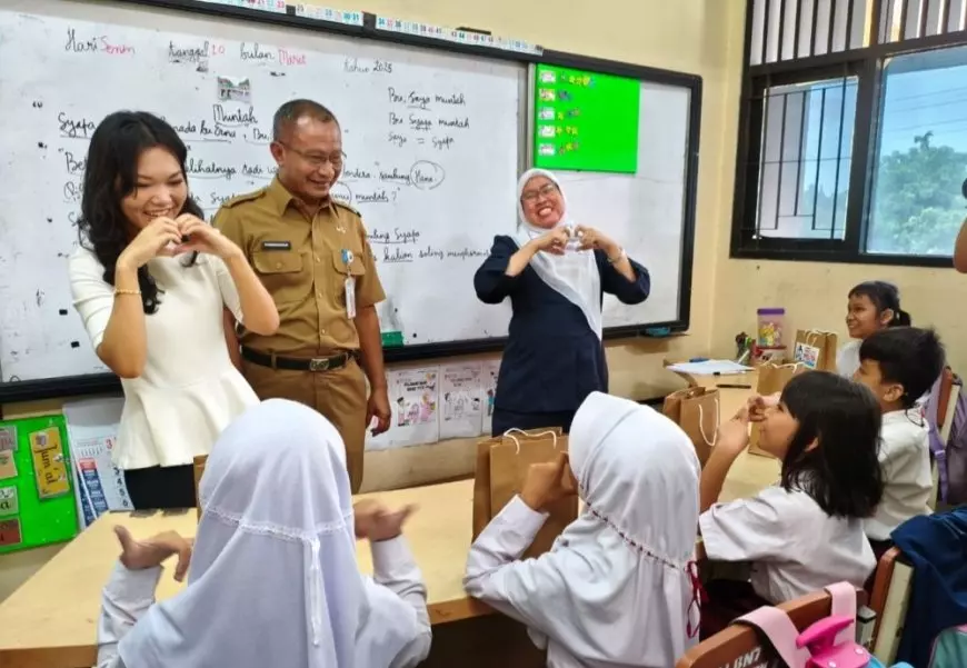 Dukung Program Makan Sehat Bergizi, Cahaya Manthovani dan Yayasan Inklusi Pelita Bangsa Berbagi Kepedulian di SLB Negeri 7 Jakarta