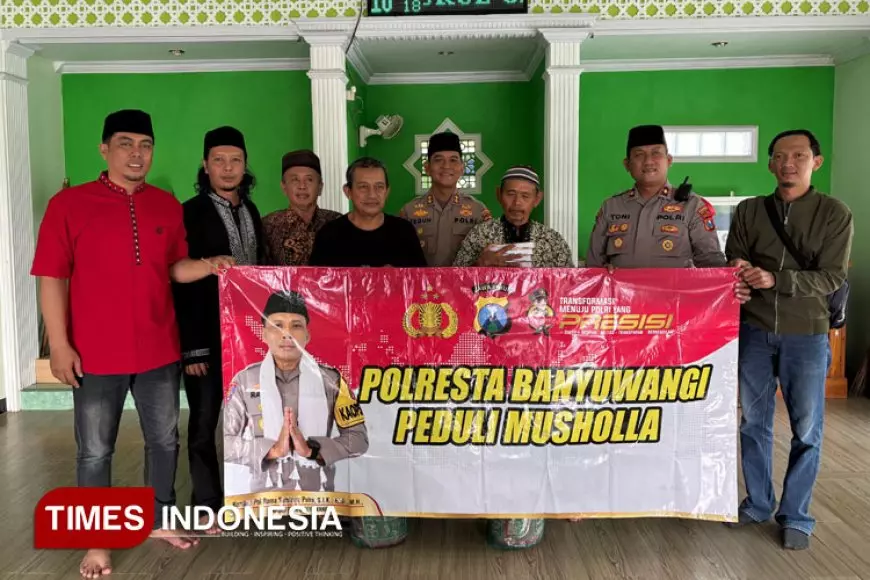 Polresta Banyuwangi Berbagi Al&#45;Quran dan Sajadah untuk Musholla