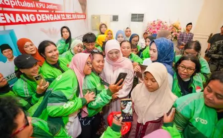 Halal Bihalal dengan Driver Ojol Perempuan, Gubernur Khofifah: Mereka Dekat di Hati Saya