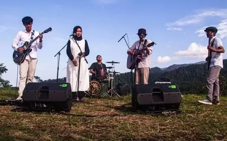 Nggak Kapok, Novi Sukatani Kembali Kritik Pemerintah Lewat Single Proyek Sialan