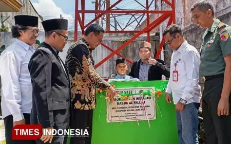 Tebarkan Kebaikan,Rektor UWG Malang Resmikan Sumur Bor di Desa Tlogosari Tirtoyudo