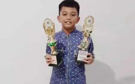 Habibie Raih Juara Ganda di ETC Ternate’s Speak English Contest
