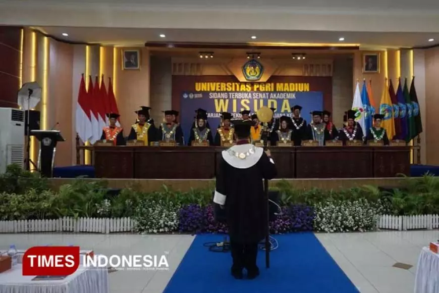 Gelar Wisuda ke-16, UNIPMA Madiun Melantik 232 Wisudawan, Ini Pesan Rektor