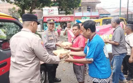 Jumat Berkah Polresta Banyuwangi, Berbagi Rezeki Eratkan Silaturahmi