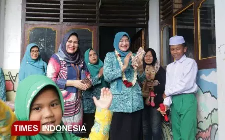 Cegah Anemia, Ning Marisa Edukasi Siswi Minum Tablet Tambah Darah