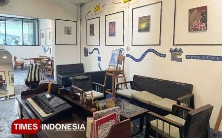 Arthemis Coffee Malang: Tempat Nongkrong Unik dengan Sentuhan Seni Melukis