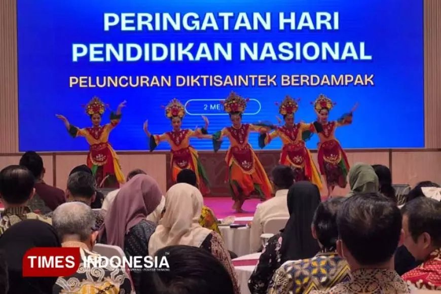 Mahasiswa UNJ Memukau di Hardiknas Kemendiktisaintek Lewat Tari dan Lagu