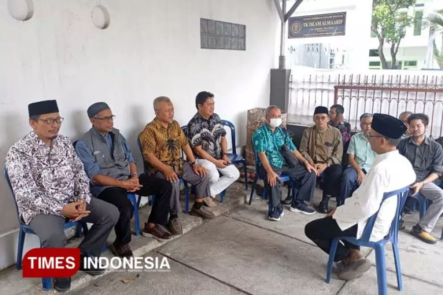 Rektor dan Sivitas Akademika UWG Malang Takziah ke Rumah Duka Ibunda Prof Fachrudin