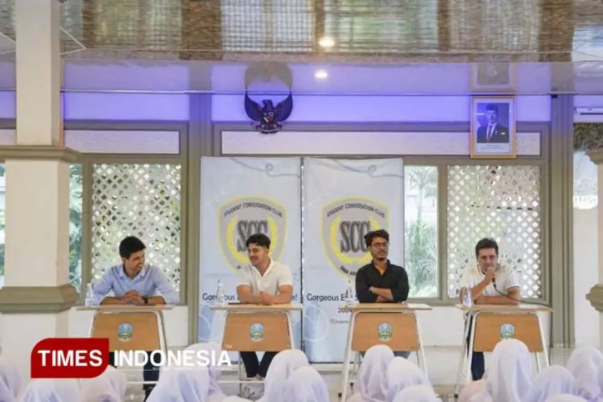 Fun Gathering with Native Speaker, SCC SMA An Nur Malang Bangun Kepercayaan Diri Siswa