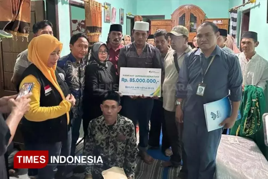 BPJS Ketenagakerjaan Jember Serahkan Santunan ke Keluarga PMI yang Meninggal di Korsel