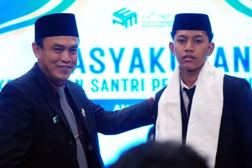 102 Santri Lulus dari PEM Gondanglegi Malang, Siap Jadi Saudagar Muslim dan Penggerak Ekonomi Umat