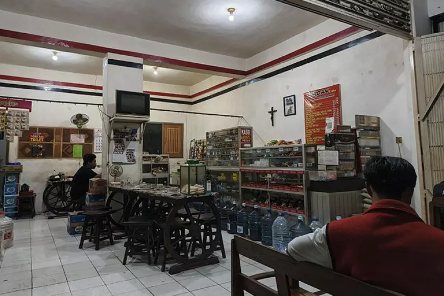 Cafe Jordan Blitar: Warkop Ramah Kantong yang Tetap Eksis di Tengah Tren Kafe Mewah