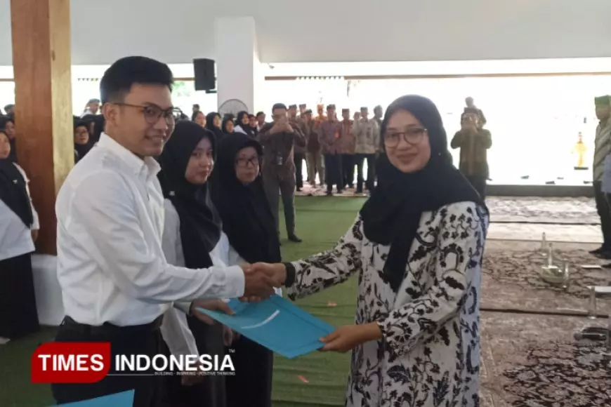 CPNS dan PPPK di Banyuwangi Terima SK, Bupati Ipuk: Jangan Disekolahkan