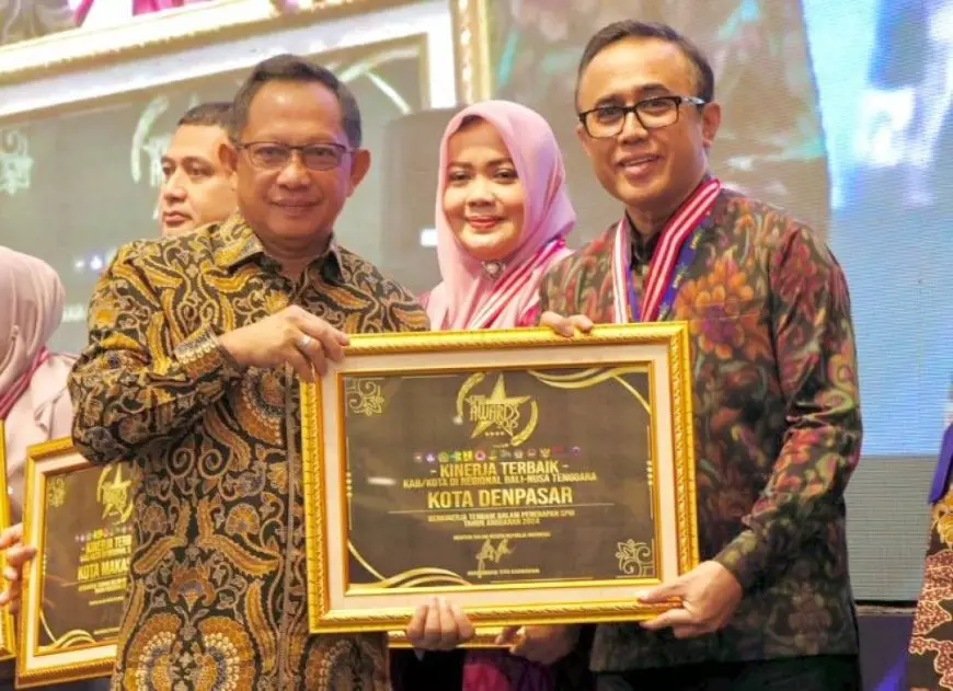 Kota Denpasar Raih Penghargaan Nasional Penerapan Standar Pelayanan Minimal Kinerja Terbaik SPM Awards 2025