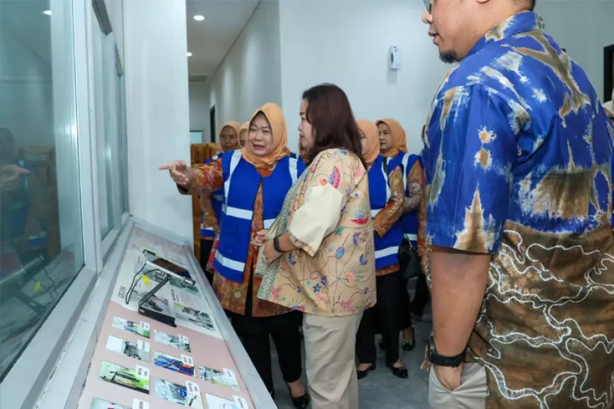Siti Fauziah Dorong Semangat Kewirausahaan Dharma Wanita MPR RI Lewat Kunjungan ke Pabrik The Harvest