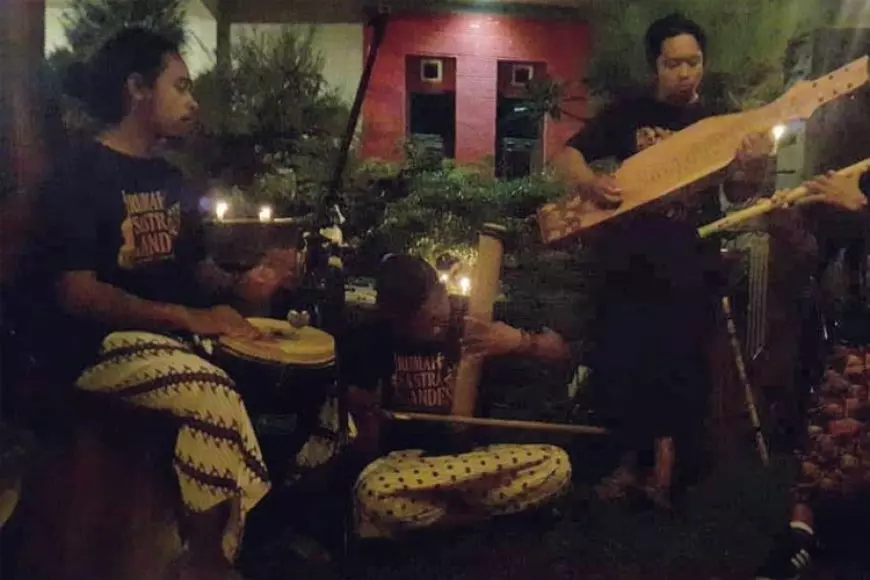 Rumah Sastra Gandes, Komunitas Seni di Probolinggo yang Terus Hidup